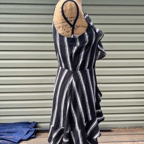 5/25 Alter’d State black and white dress size L - Picture 5 of 7